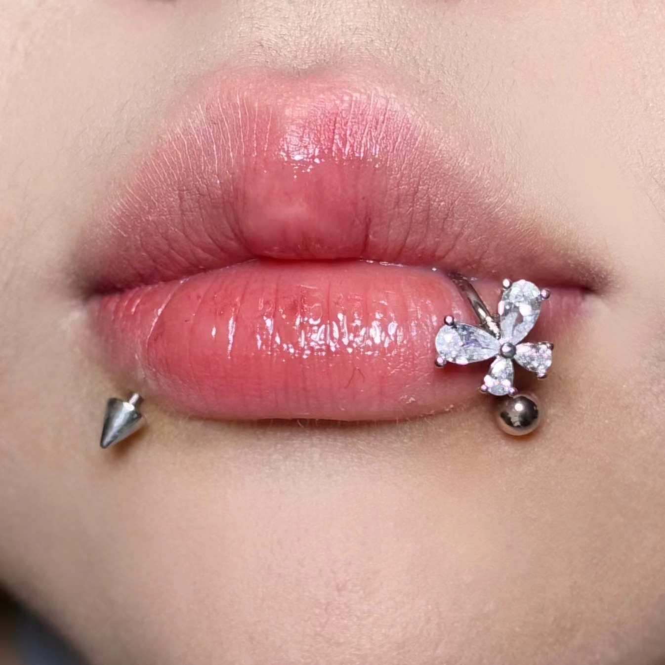 ASTM F136 Titanium Butterfly L - Body Jewelry Lip Ring ulasan dan harga